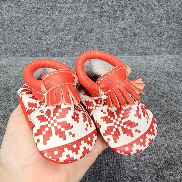 Freshly Picked Baby City Moccasins size 1 Red and white Fringe Leather Christmas - Picture 9 of 9